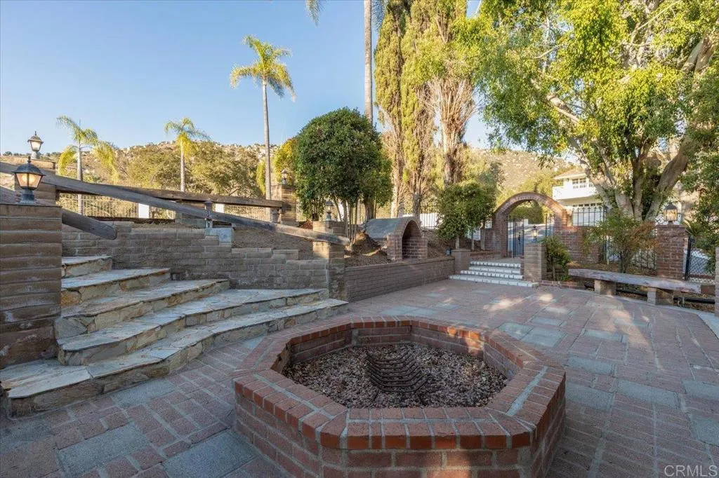 https://cdn.realtyfeed.com/cdn/127/306391600/7e832636f8f96e56845eeb84a22366b6.webp