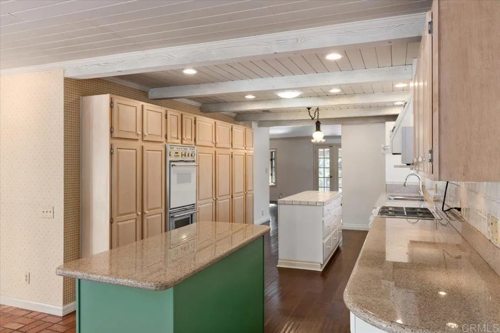 https://cdn.realtyfeed.com/cdn/127/306391600/8d6949fd213c7afc2aec5a214f0c302d.webp