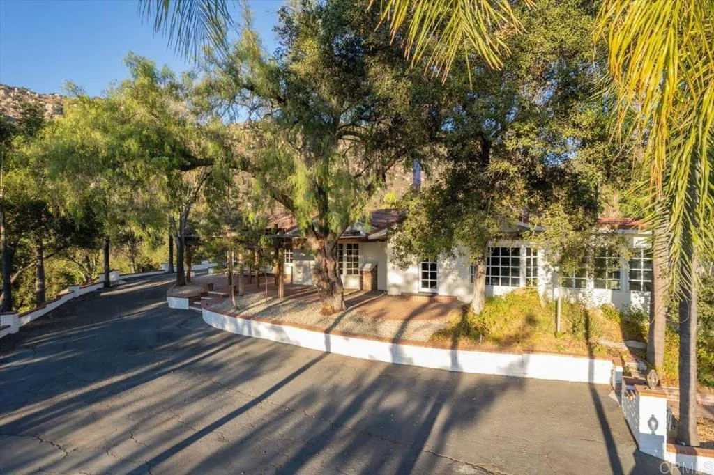 https://cdn.realtyfeed.com/cdn/127/306391600/9d764ccaa0527ee0af1fd1bb6496323e.webp