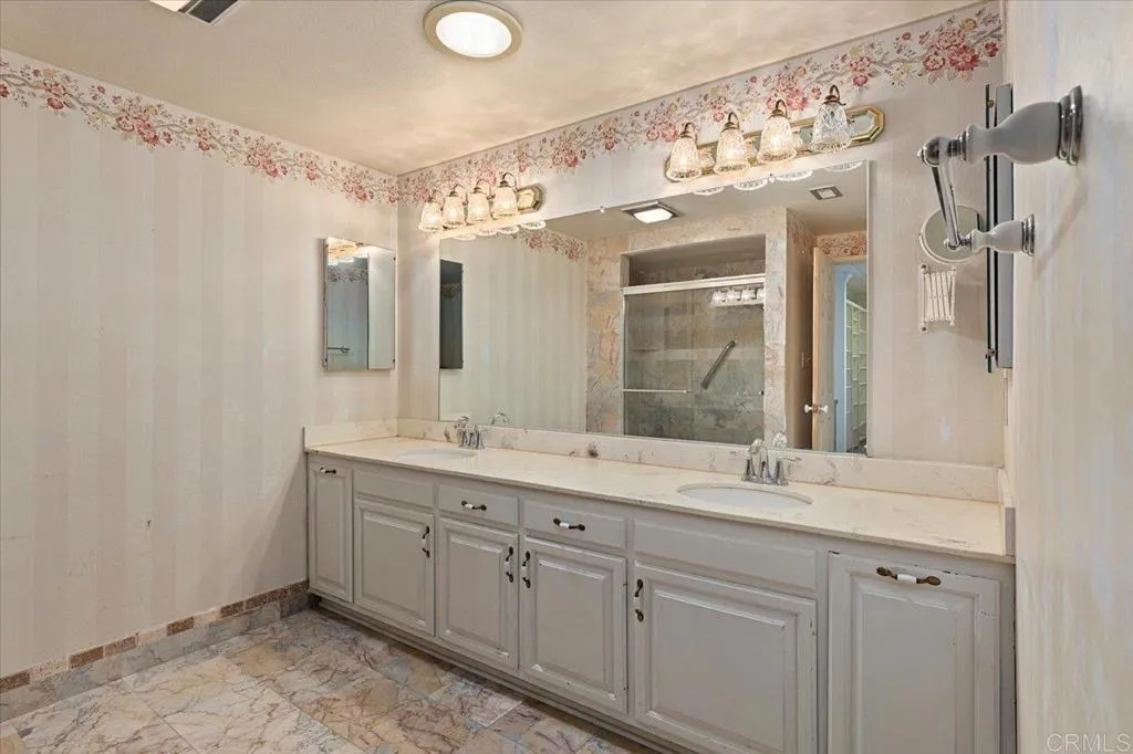 https://cdn.realtyfeed.com/cdn/127/306391600/a86afb855181e56c67e512f41f594acf.webp