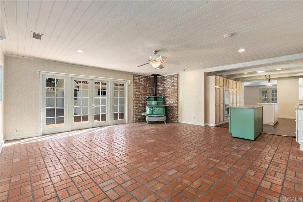 https://cdn.realtyfeed.com/cdn/127/306391600/a959ae3c78c094bf5784f39cf3855a9b.webp