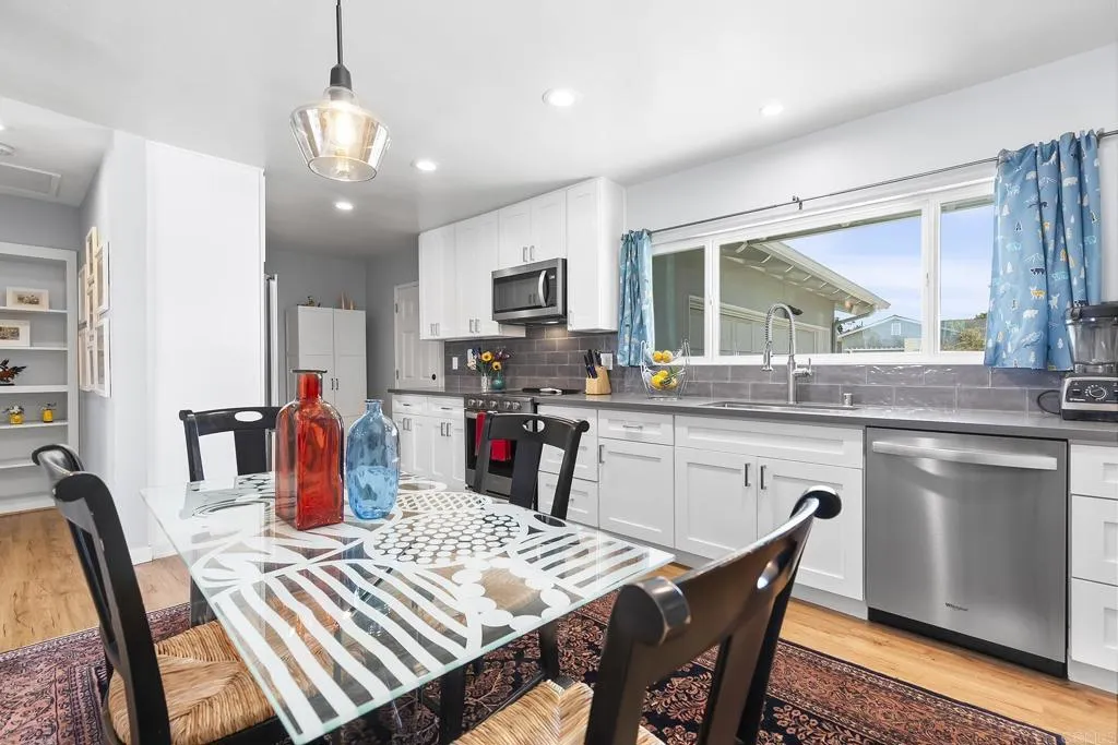 https://cdn.realtyfeed.com/cdn/127/306392053/aad187cc78b6f112470f3ecec4529a45.webp