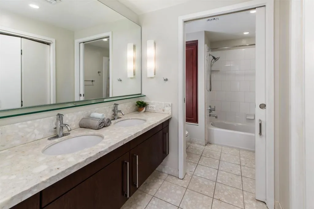 https://cdn.realtyfeed.com/cdn/127/306392262/65799d327a70d6e26e1983f0041bf252.webp