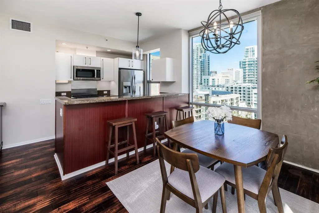 https://cdn.realtyfeed.com/cdn/127/306392262/6c6e014e68137ae1b4f07334c3820d72.webp