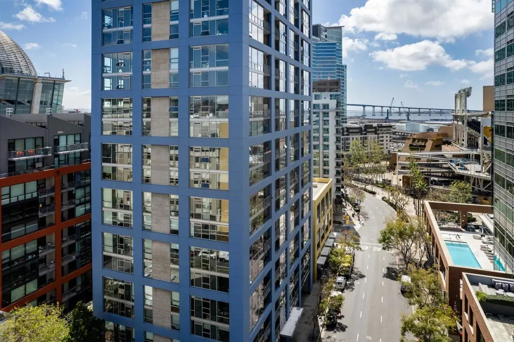 https://cdn.realtyfeed.com/cdn/127/306392262/a9a474cff50164f30689e31a47b753ed.webp