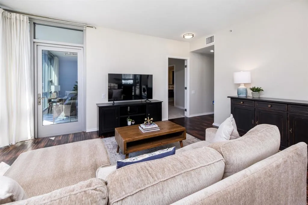 https://cdn.realtyfeed.com/cdn/127/306392262/cf0223d1e254d9d5e1f6e2263171343a.webp
