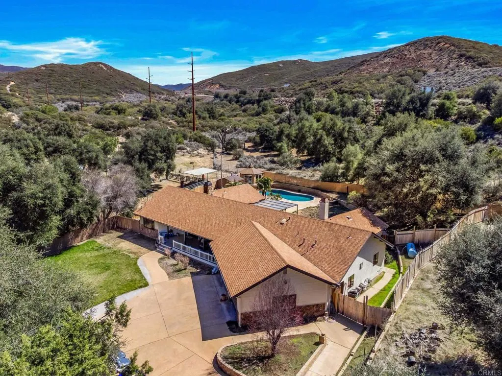 https://cdn.realtyfeed.com/cdn/127/306392429/12922cec9ab4f9b02ecd8333e8b8da7a.webp