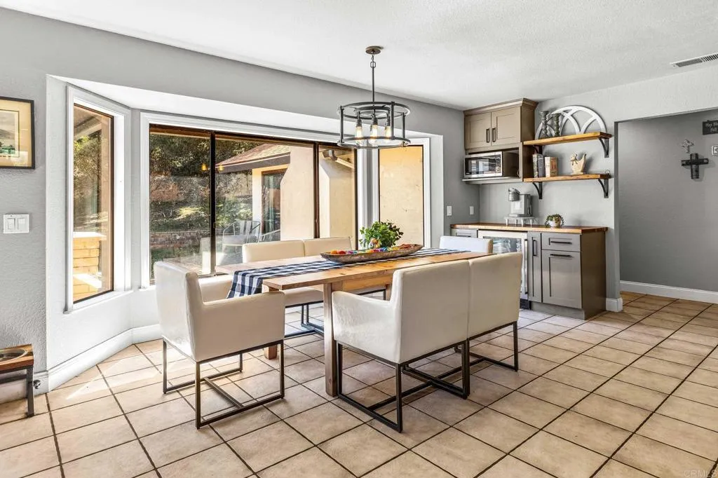 https://cdn.realtyfeed.com/cdn/127/306392429/3fafa5cac133f2b49474504a0d09b70e.webp