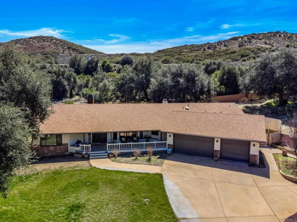 https://cdn.realtyfeed.com/cdn/127/306392429/4eefb2861be338e1fad03a0b54363cfc.webp