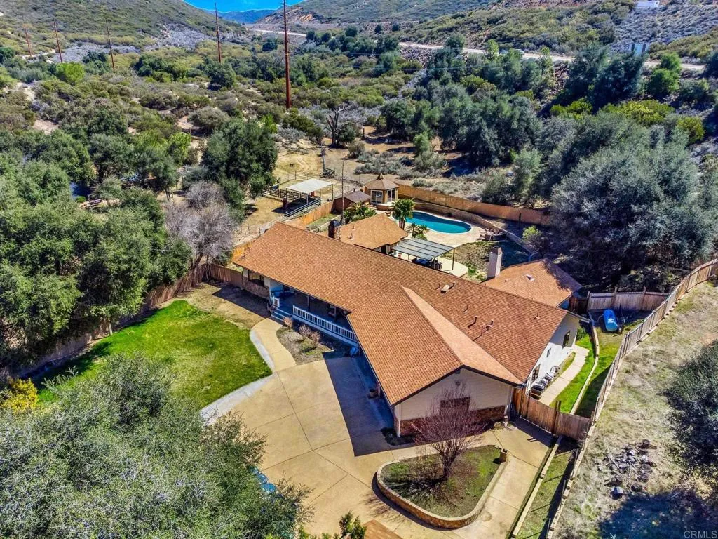 https://cdn.realtyfeed.com/cdn/127/306392429/7e805c63cd073f050215b2688a6c45c2.webp