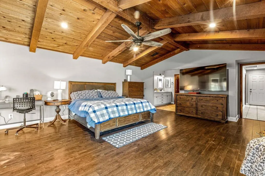 https://cdn.realtyfeed.com/cdn/127/306392429/8dbf46e7cd546d933c11453f2ed5cb83.webp