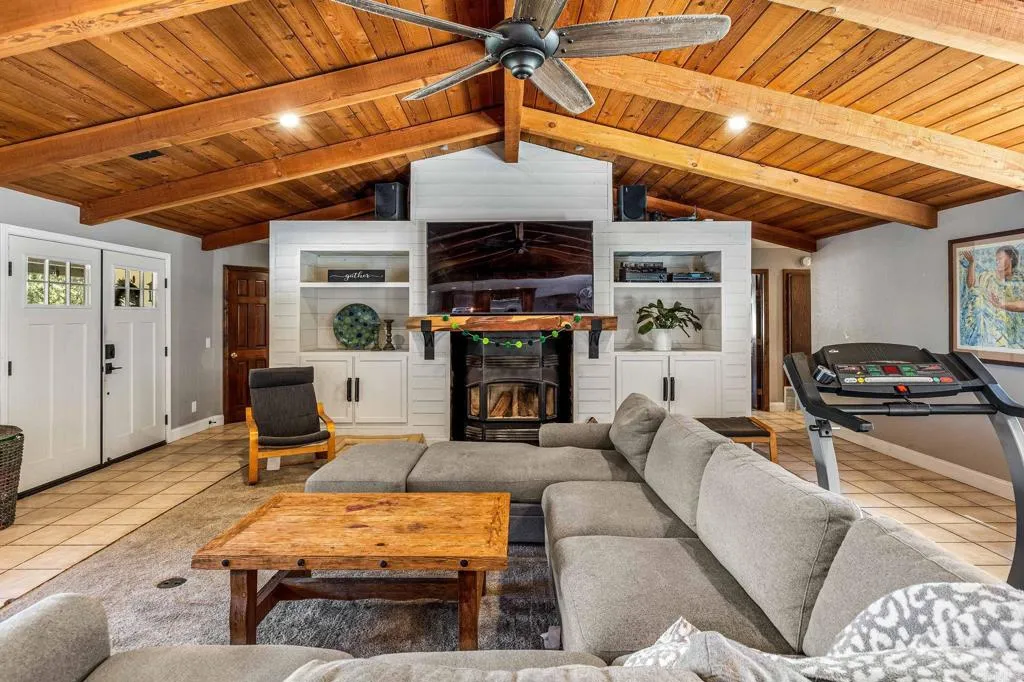 https://cdn.realtyfeed.com/cdn/127/306392429/94ae194efaa776fd688dadeca2e45ff7.webp