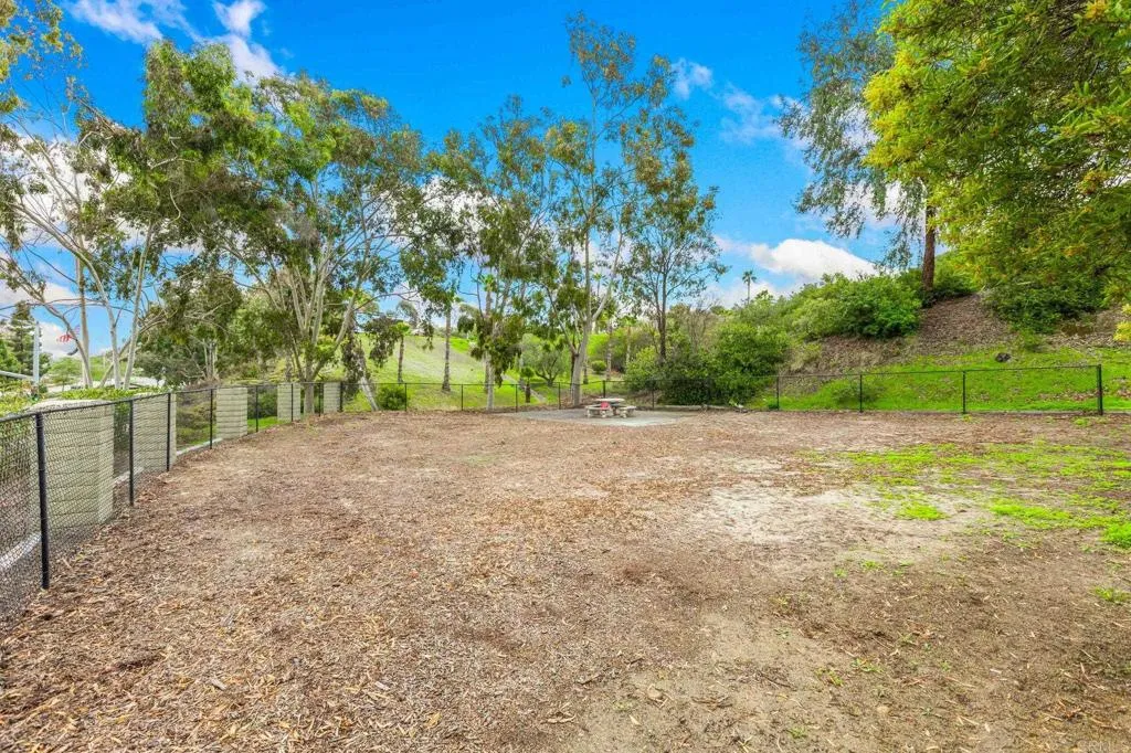 https://cdn.realtyfeed.com/cdn/127/306392459/ce148f62dad18f5a262b327596d53f02.webp