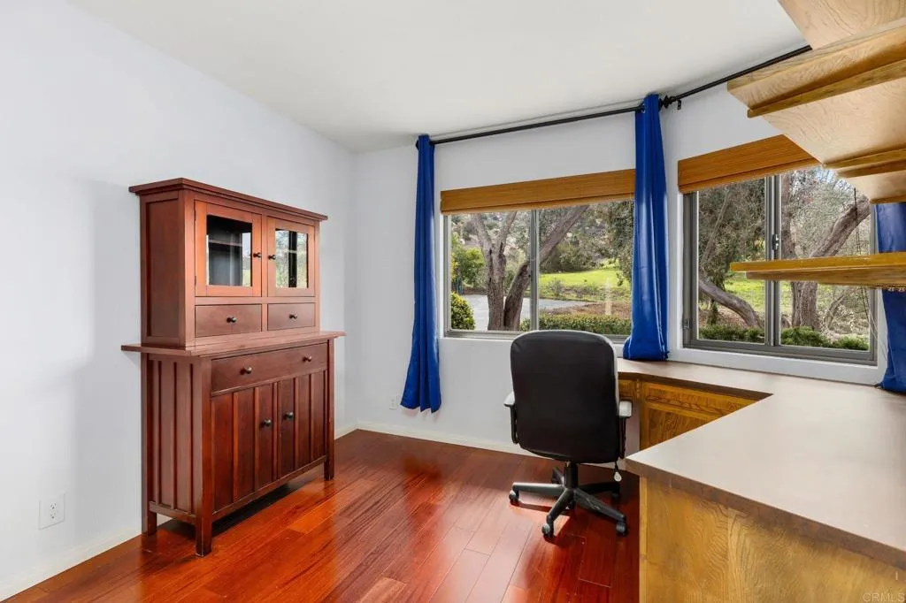 https://cdn.realtyfeed.com/cdn/127/306392571/1cc648f2c8a5dc541ab7be9df79eb7ff.webp