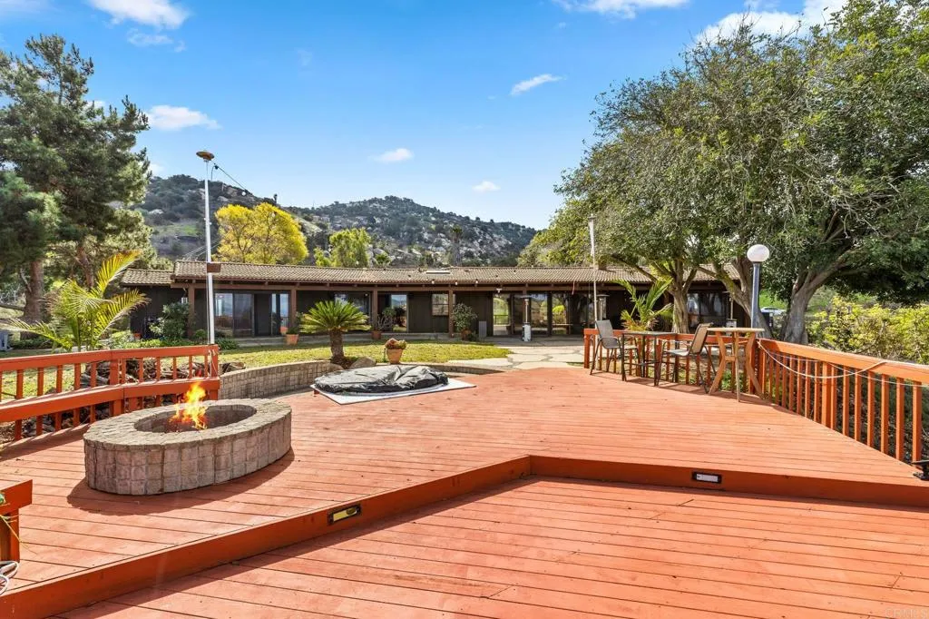 https://cdn.realtyfeed.com/cdn/127/306392571/3c19a7e856d1e504753d4e73c21191ff.webp