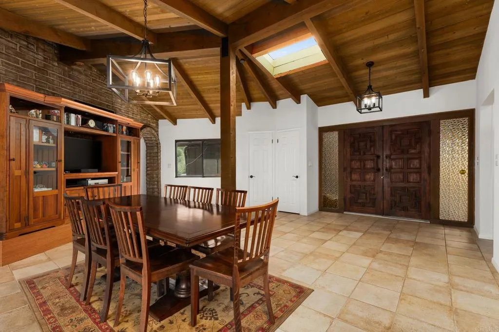 https://cdn.realtyfeed.com/cdn/127/306392571/5ef0b19590d5a10734c7c5447b0f2807.webp