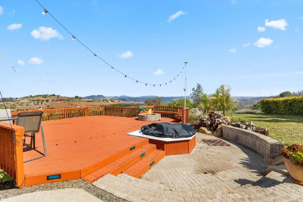 https://cdn.realtyfeed.com/cdn/127/306392571/72ea66c5f461d5050efab39abca3a462.webp