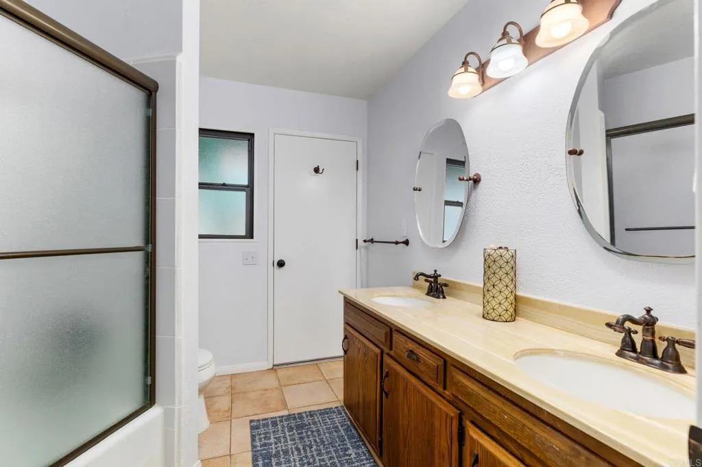 https://cdn.realtyfeed.com/cdn/127/306392571/9c18bde1622deaa931c3621728cc5ed4.webp