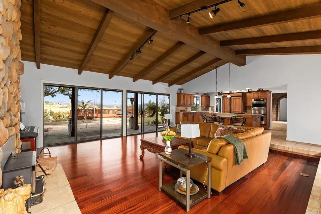 https://cdn.realtyfeed.com/cdn/127/306392571/b1d583af6a6eaaf175d6af0a9b643df6.webp