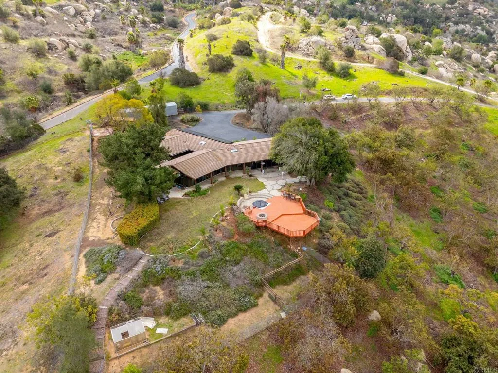 https://cdn.realtyfeed.com/cdn/127/306392571/bf6360e1be32d26387926c5bfd49a6f8.webp