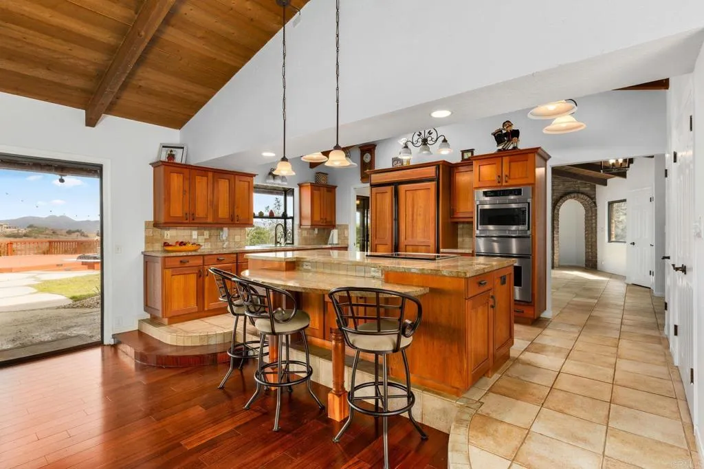 https://cdn.realtyfeed.com/cdn/127/306392571/d7af88f3e06b79394e5ce198354f5f09.webp