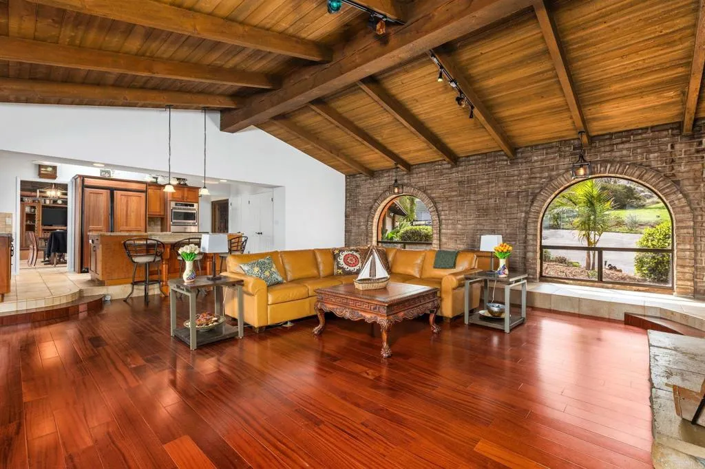 https://cdn.realtyfeed.com/cdn/127/306392571/f62c50af5790a403b555f4ee472f12fb.webp