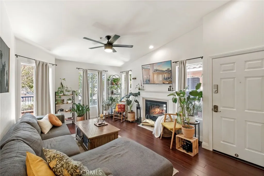 https://cdn.realtyfeed.com/cdn/127/306392593/305812656796f02007f58ef7842c73ad.webp