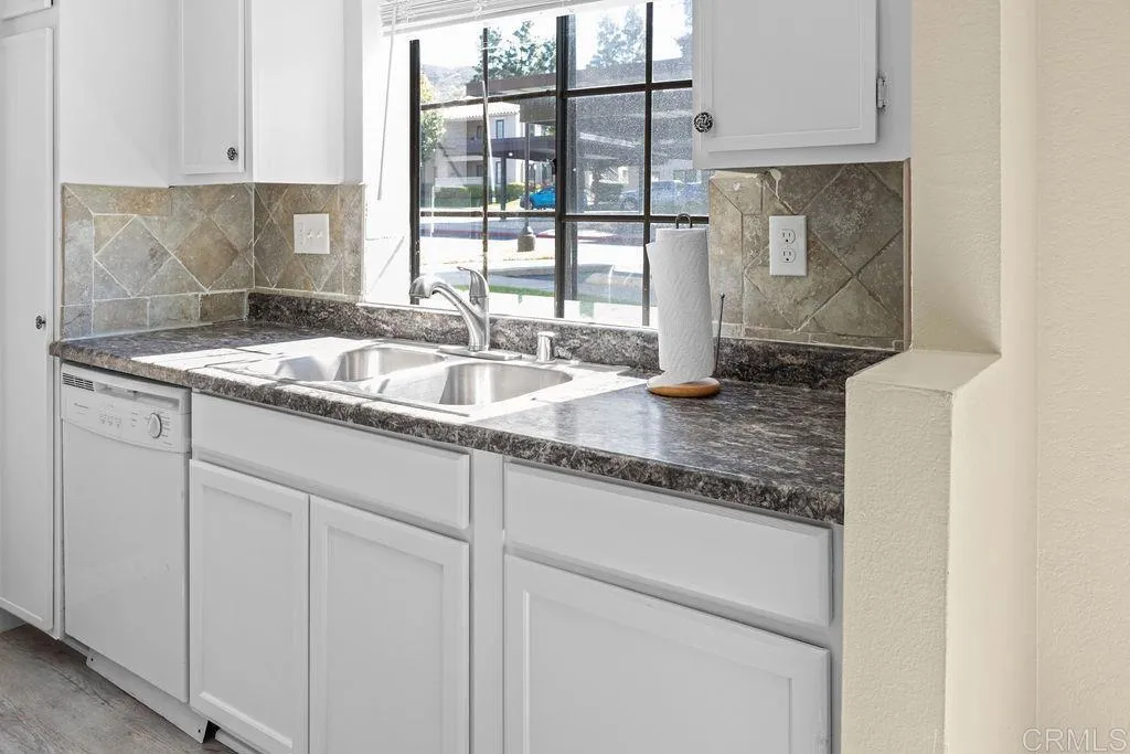 Photo #4: PTP2502019 Listing 