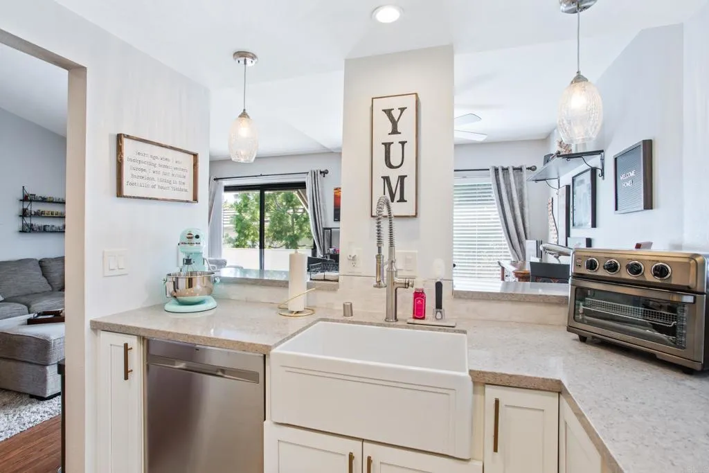 https://cdn.realtyfeed.com/cdn/127/306393435/09476ea32bea2472af791a1cdc56b344.webp