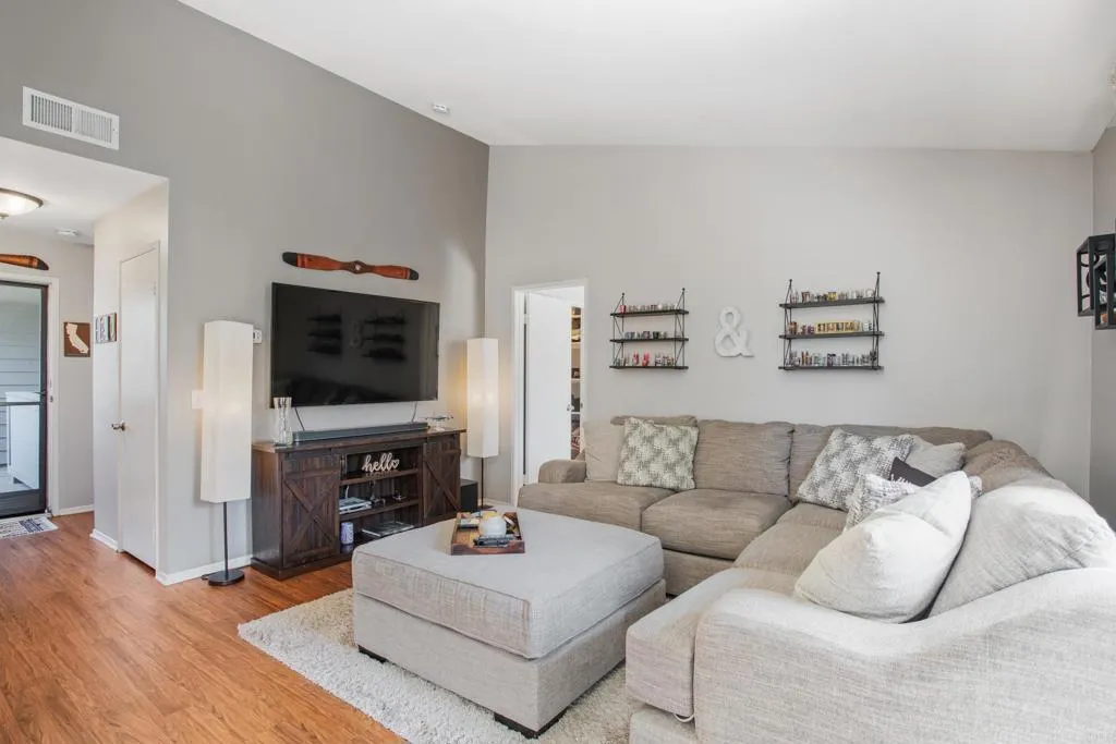https://cdn.realtyfeed.com/cdn/127/306393435/e5b4843d20a968617815a07b42a17c71.webp