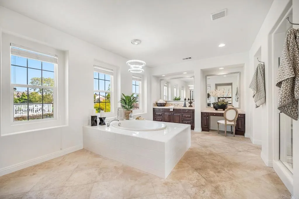https://cdn.realtyfeed.com/cdn/127/306393533/68775eb4c55e118ae701b3223e6c52b0.webp