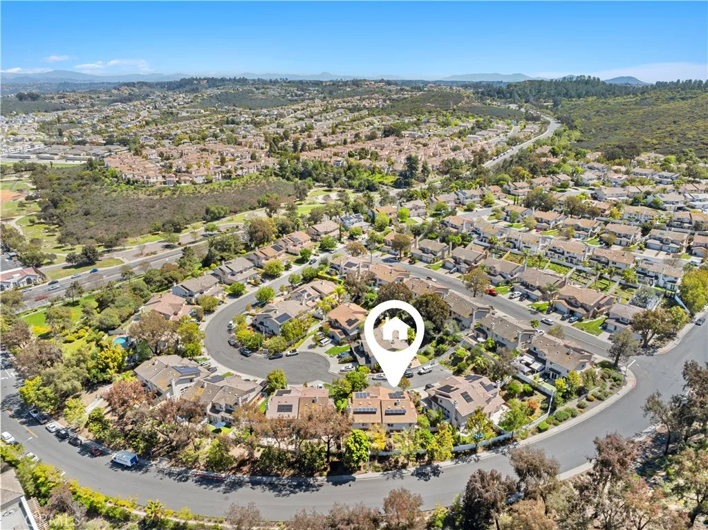https://cdn.realtyfeed.com/cdn/127/306393709/b8cb590aab7ef52fee7ed5e08d022dc1.webp