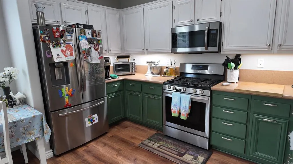 https://cdn.realtyfeed.com/cdn/127/306393899/737217a05f26f9fee7536e93f9fae02b.webp