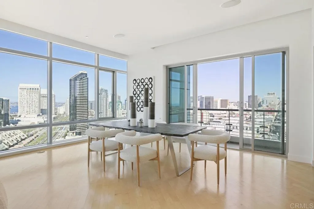 https://cdn.realtyfeed.com/cdn/127/306394201/081520717dd1375e93ed264f35a2b25a.webp