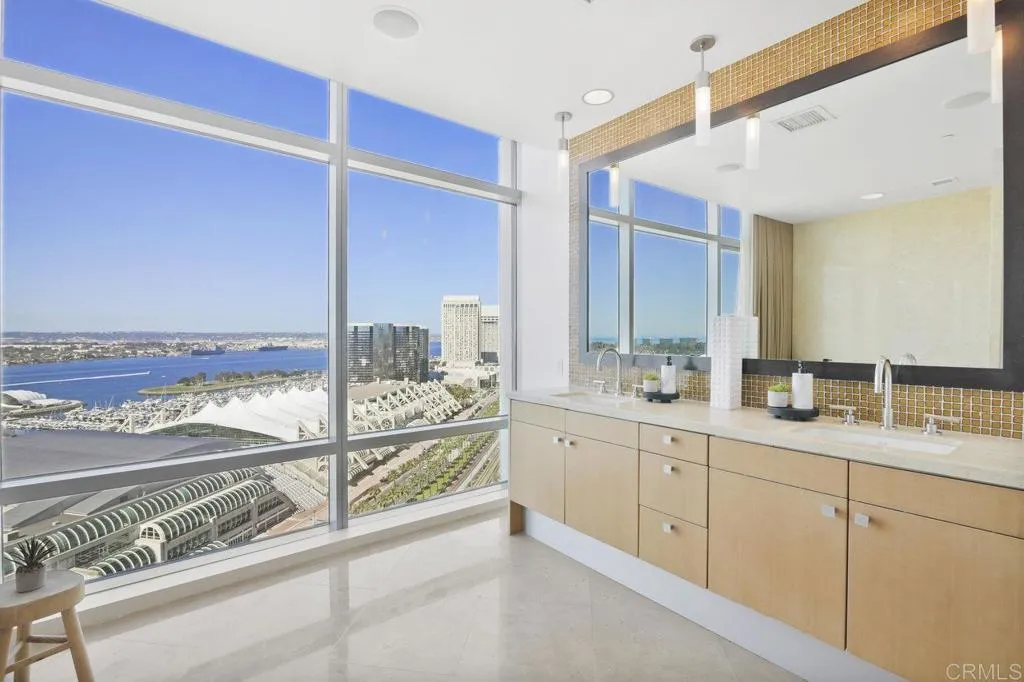 https://cdn.realtyfeed.com/cdn/127/306394201/5df25ffbc0b5f41572a71c2b5ef5ea4d.webp