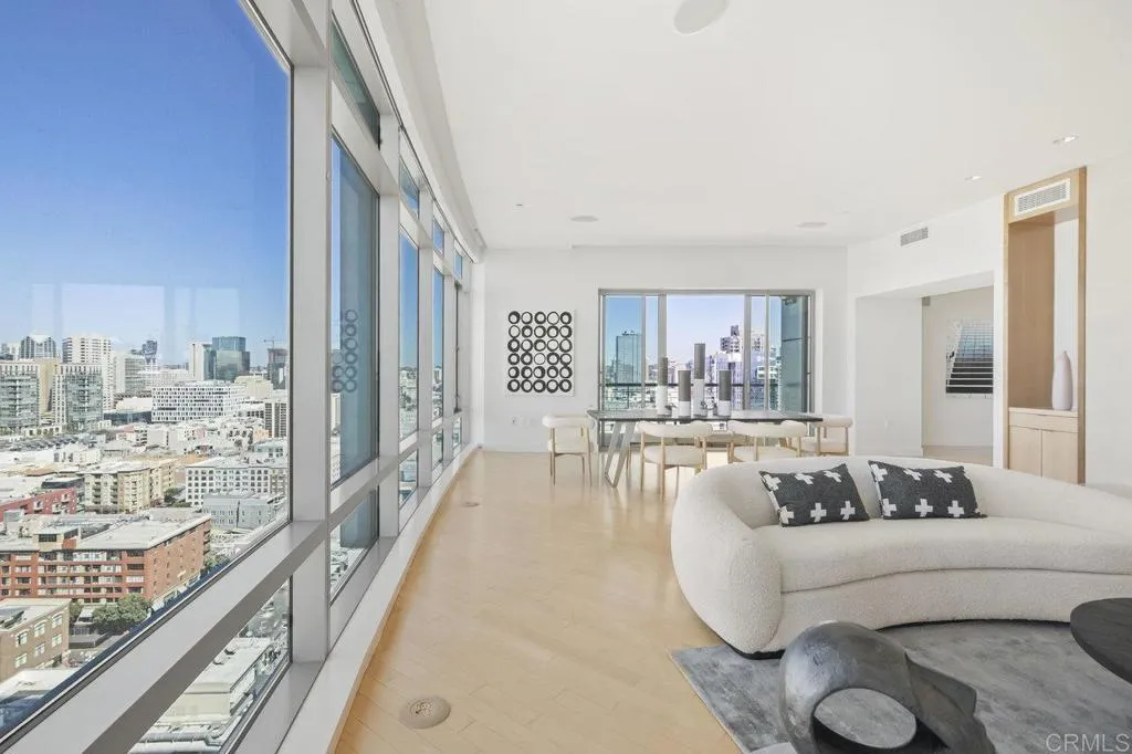 https://cdn.realtyfeed.com/cdn/127/306394201/667eb355774f3da1ad9c3d41234b2f06.webp