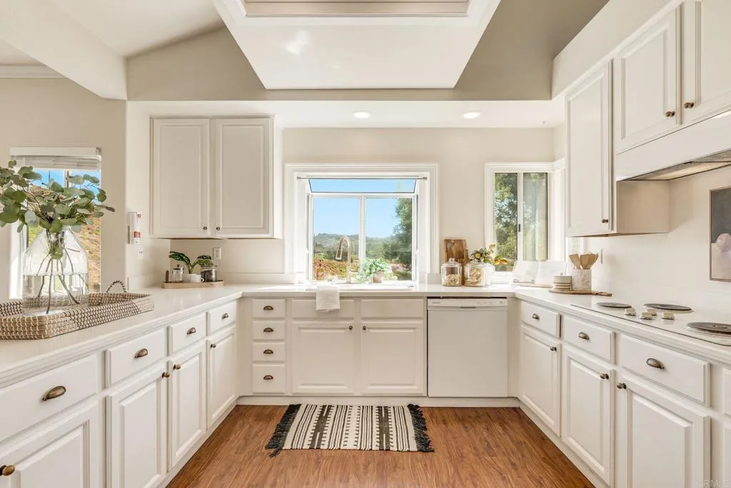 Photo #6: PTP2502068 Listing 