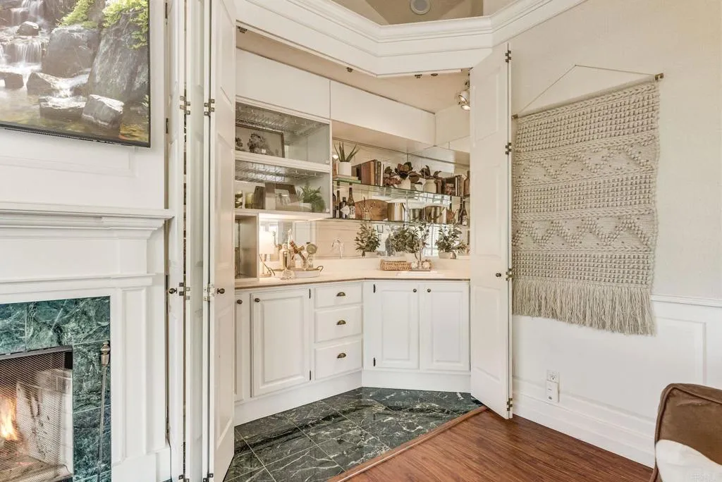 Photo #4: PTP2502068 Listing 