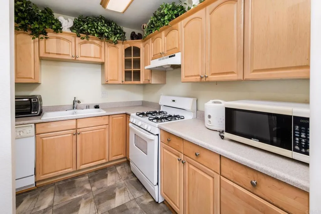 https://cdn.realtyfeed.com/cdn/127/306394994/296a35dc3550d1ade910865c0d436255.webp