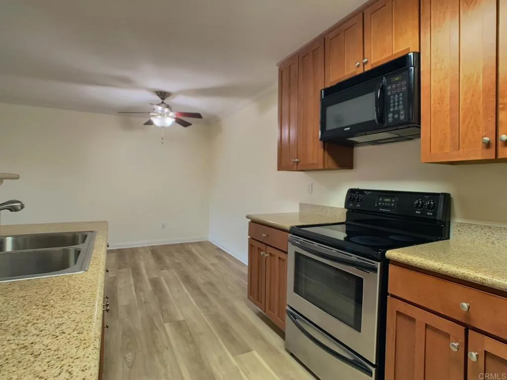 https://cdn.realtyfeed.com/cdn/127/306395062/968ec4eceb7ff373ee14d5a12232ab07.webp