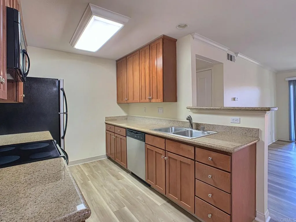 Photo #5: PTP2502102 Listing 