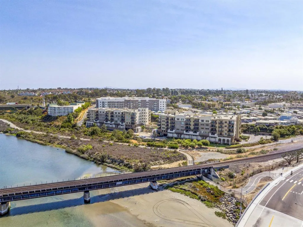 https://cdn.realtyfeed.com/cdn/127/306395164/83ca7f88176ae34fa596335797de3b91.webp