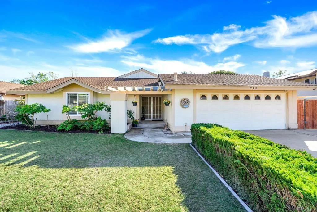 759  Lazy Circle Drive