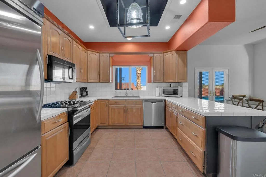 https://cdn.realtyfeed.com/cdn/127/306395689/19a44bab11fbfb062479dfff0324300c.webp