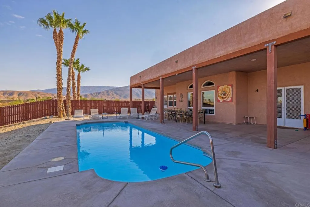 https://cdn.realtyfeed.com/cdn/127/306395689/4f3ab106c9d32b0a8ff9273b42d3dcef.webp