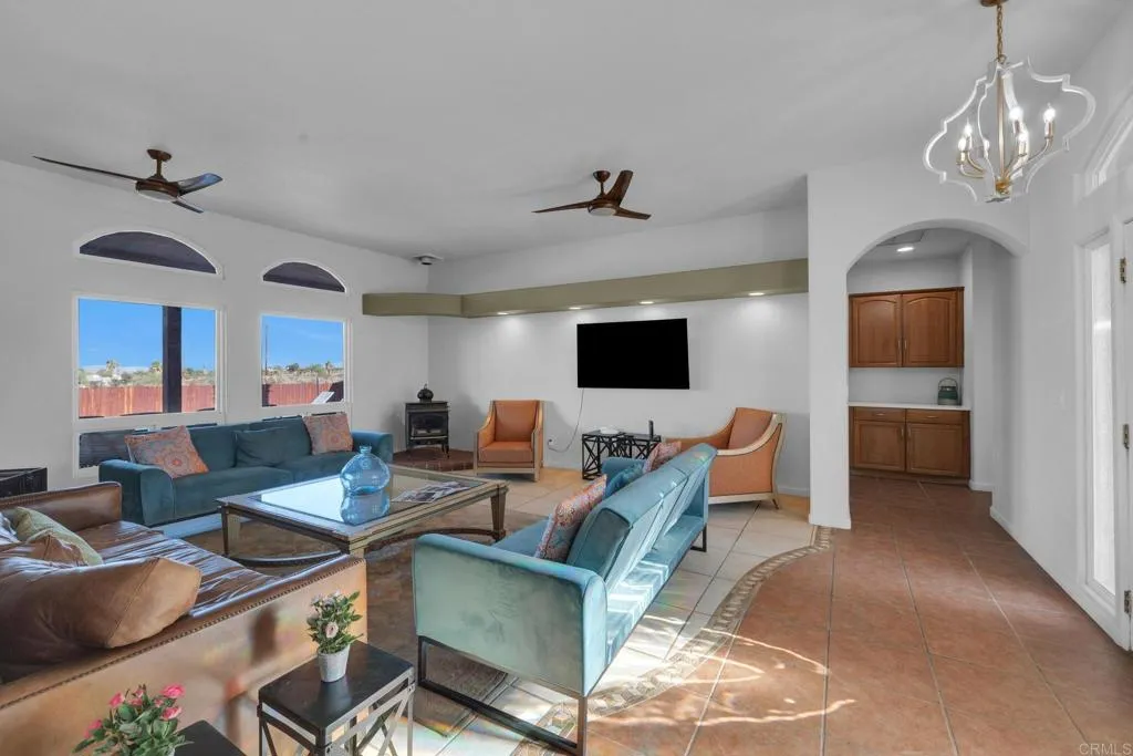 https://cdn.realtyfeed.com/cdn/127/306395689/80bd1bf94bd19b00d0d60113ee03dc77.webp