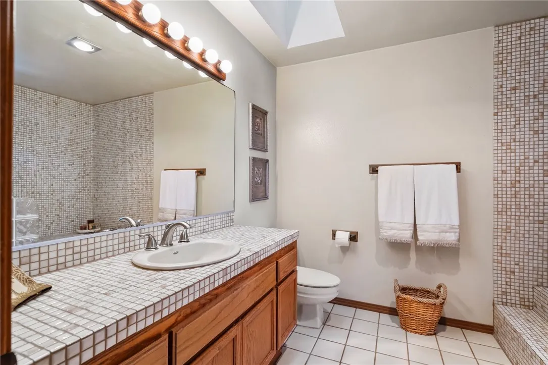 Photo #32: SW25060479 Listing: Photo #32