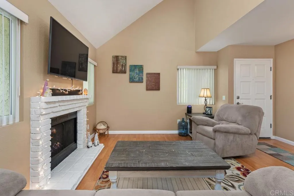 https://cdn.realtyfeed.com/cdn/127/306395977/57ba0c97edd76ecb016378923326a8e0.webp