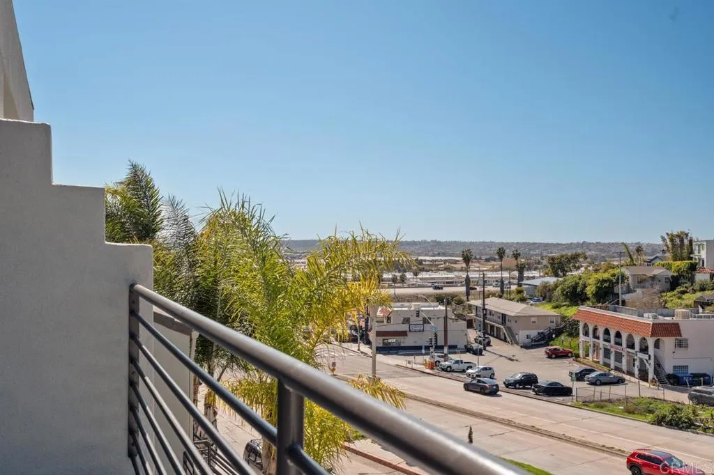 https://cdn.realtyfeed.com/cdn/127/306396124/49a40d86749c14b44529ac2319ade713.webp
