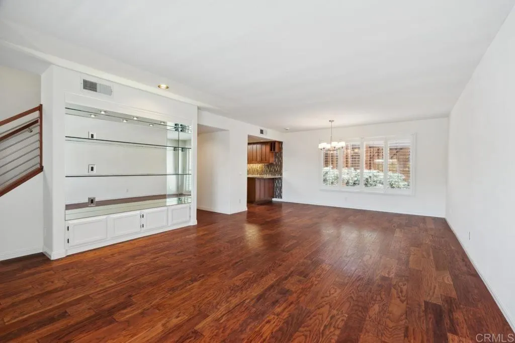 https://cdn.realtyfeed.com/cdn/127/306396124/bd41ce931c9ceccc5a0c9074121c6411.webp